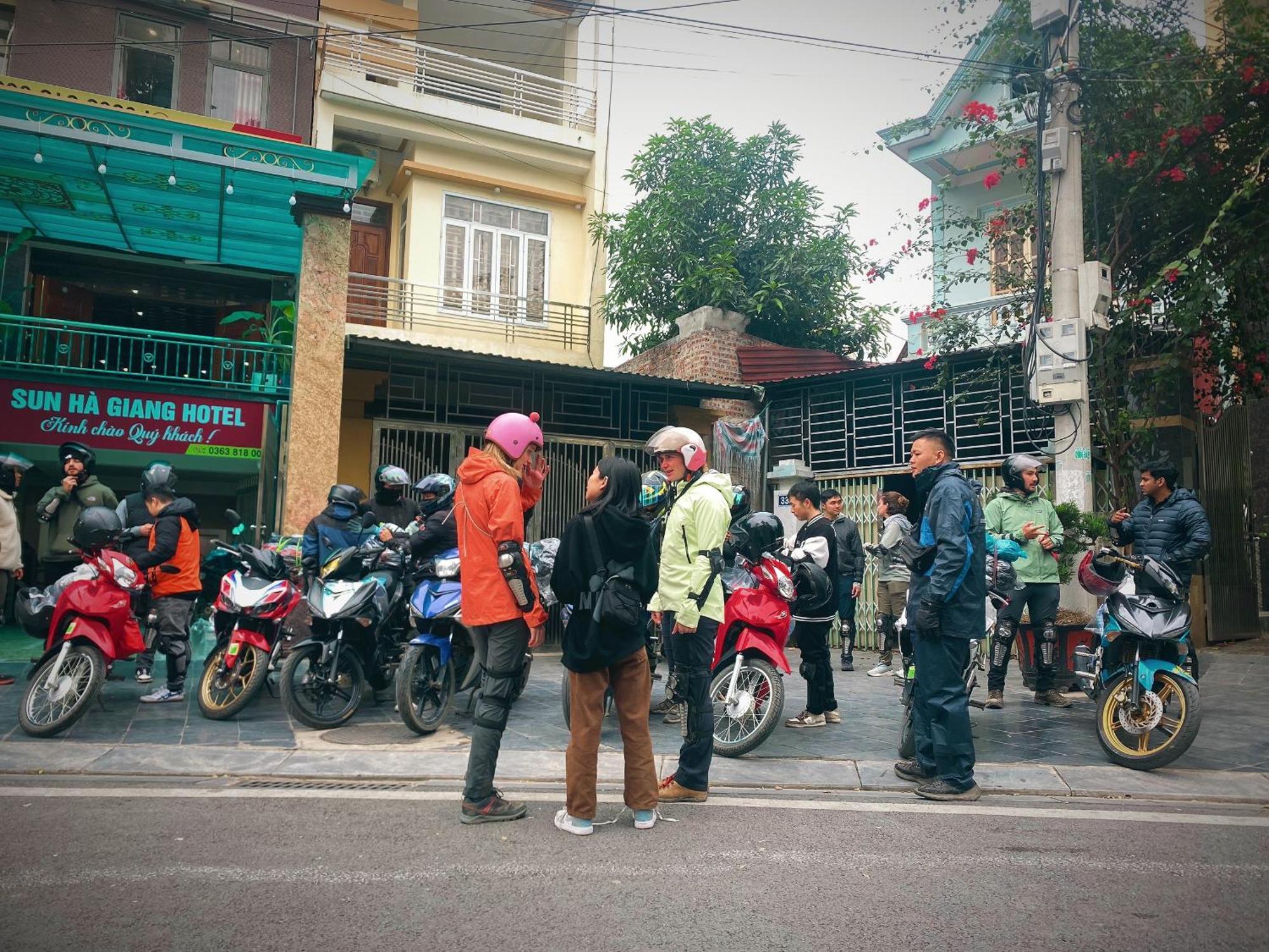 Sun Ha Giang Hotel-Tours-Motorbike Rental Dış mekan fotoğraf